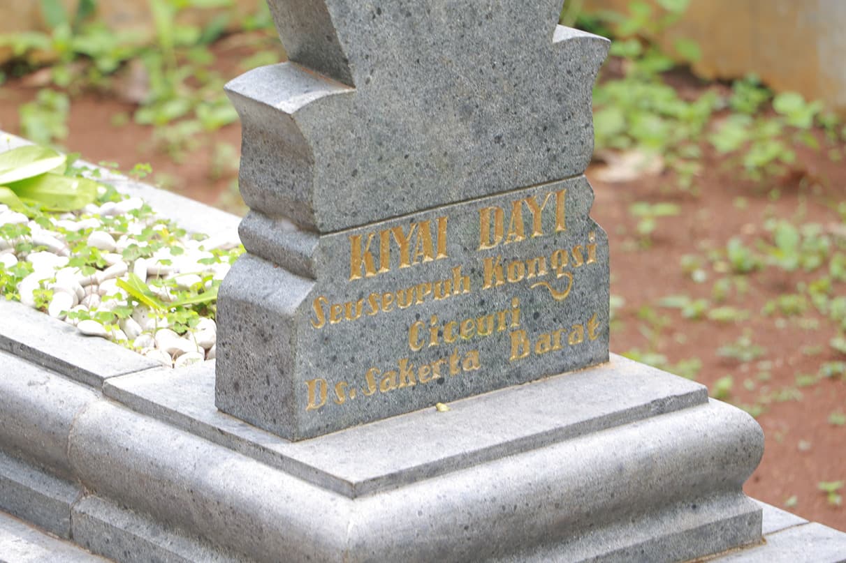 Makam Eyang Dayi 2